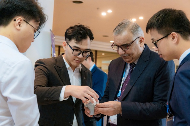 Chuyên gia quốc tế “kinh ngạc” trước bước tiến của Vinmec trong điều trị ung thư xương - Ảnh 2.