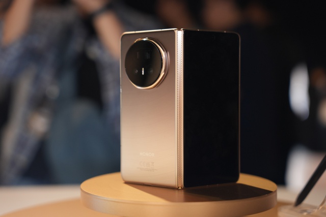 Cuộc đua điện thoại gập 2025: Khi HONOR Magic V5 khẳng định vị thế mỏng nhưng không đánh đổi- Ảnh 3.