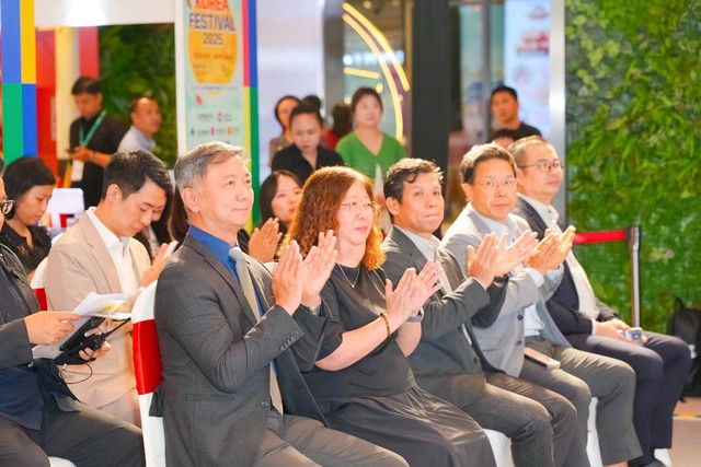 Korea On-board: Lễ hội H&agrave;n Quốc 2025 t&aacute;i xuất rực rỡ tại trung t&acirc;m thương mại Estella Place - Ảnh 2.