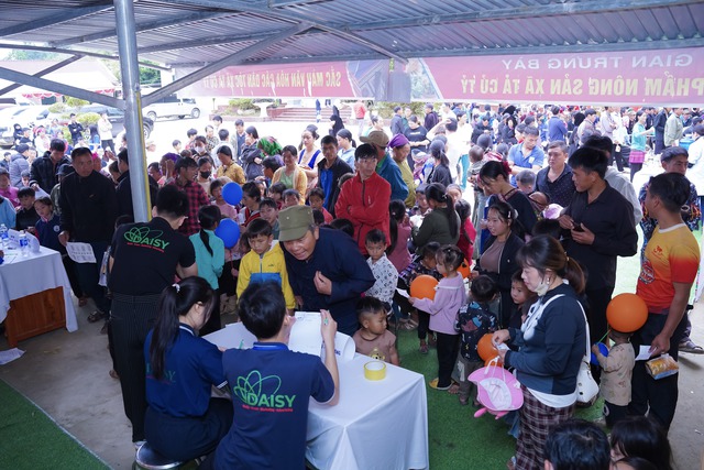 BVĐK Thu Cúc, AloBacsi – Daisy Media tiếp sức người dân Lào Cai sau bão lũ- Ảnh 2.