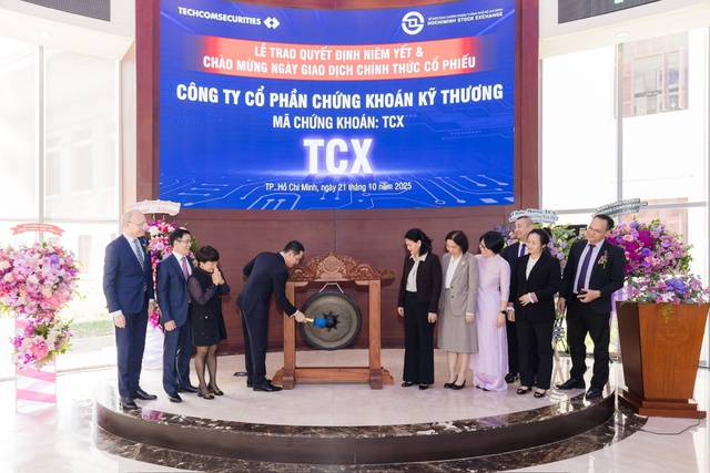Niêm yết và chính thức giao dịch hơn 2,31 cổ phiếu chứng khoán TCBS (TCX) ngày 21/10- Ảnh 2.
