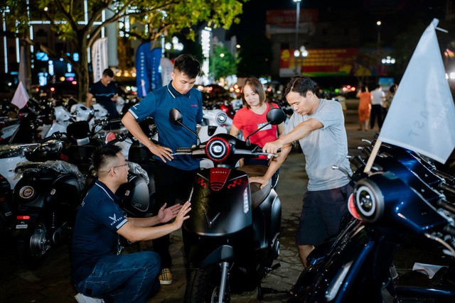 Mang xe xăng đi, mang xe điện về: “Ngày hội Thu xăng đổi điện” bùng nổ đơn ngay trong ngày - Ảnh 2.