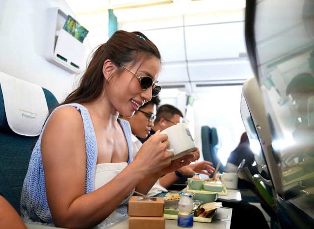 “Bay nhẹ tới Hà Nội”: Kết nối vẻ đẹp mùa thu Thủ đô với thông điệp xanh cùng Vietnam Airlines- Ảnh 5.