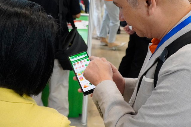 Khi chiếc điện thoại trở thành “siêu thị bỏ túi”- Ảnh 1.