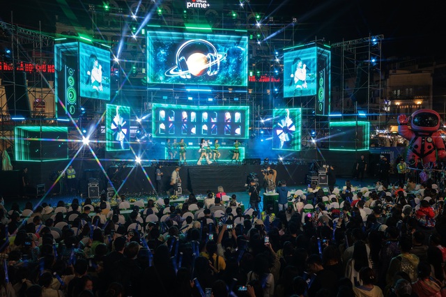 RHYDER, Hà Nhi khuấy động Hồ Gươm, khởi động ngày hội VPBank International Marathon- Ảnh 4.