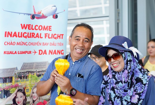 Vietjet khai trương đường bay mới kết nối Malaysia với thành phố biển Đà Nẵng - Ảnh 2.
