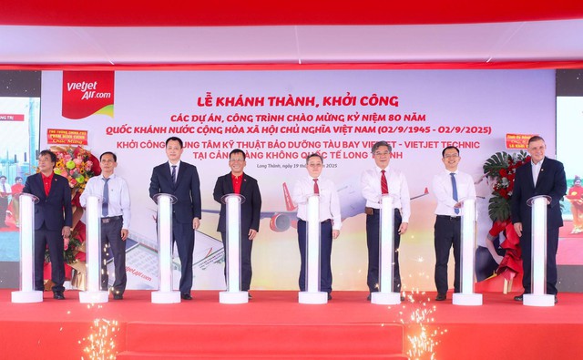 Cổ đông Vietjet sắp nhận cổ tức 20% bằng cổ phiếu- Ảnh 2. Cổ đông Vietjet sắp nhận cổ tức 20% bằng cổ phiếu- Ảnh 2.