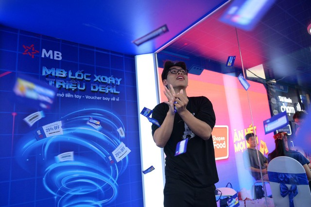 Mãn nhãn với công nghệ thanh toán thời thượng của MB tại Ngày Thẻ Việt Nam- Ảnh 3.