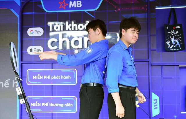 Mãn nhãn với công nghệ thanh toán thời thượng của MB tại Ngày Thẻ Việt Nam- Ảnh 4.