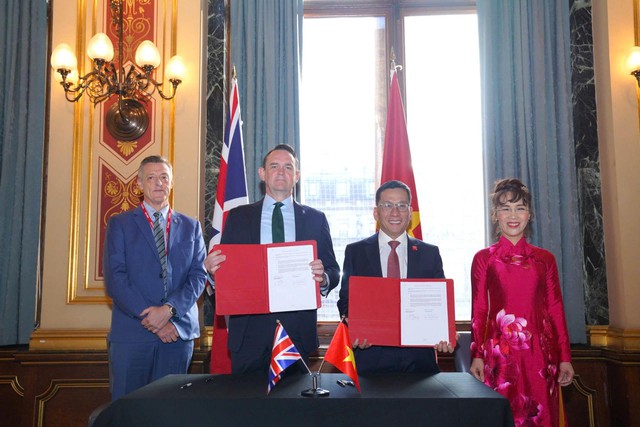 Vietjet v&agrave; Rolls-Royce k&yacute; kết hợp đồng động cơ Trent 7000 trị gi&aacute; 3,8 tỷ Đ&ocirc; la Mỹ trong chuyến thăm Vương quốc Anh của Tổng b&iacute; thư T&ocirc; L&acirc;m - Ảnh 2.