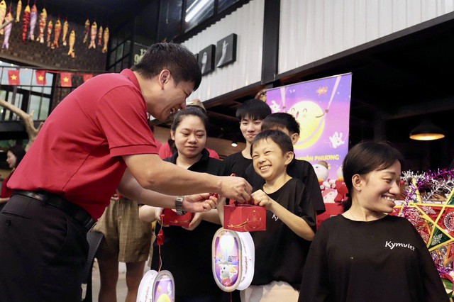 Trung thu 2025 – Cùng Vietjet lan toả yêu thương, phá cỗ trông trăng khắp muôn phương- Ảnh 8.