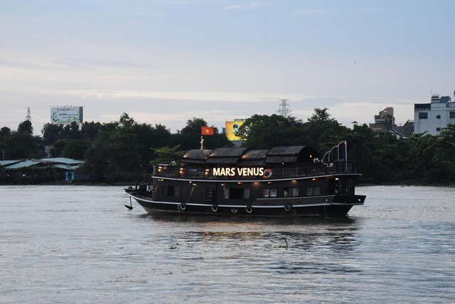 Thiên đường du ngoạn tình yêu tại Mars Venus- Ảnh 1.