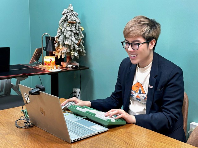 Từ 9.0 IELTS đến hành trình truyền cảm hứng của CEO Nguyễn Hoàng Huy- Ảnh 1.