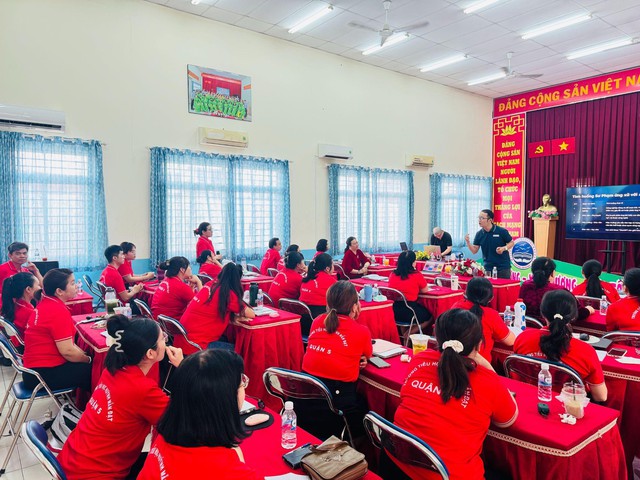 Đưa AI đến gần hơn với giáo viên trên hành trình chuyển đổi số- Ảnh 1.