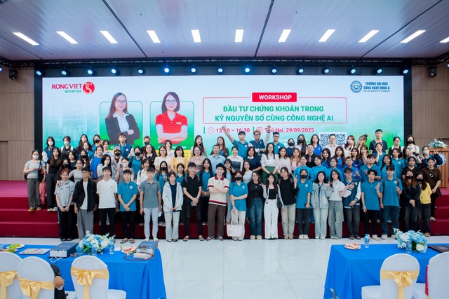 Chứng khoán Rồng Việt trao nửa tỷ đồng học bổng cho sinh viên 12 trường đại học- Ảnh 3.