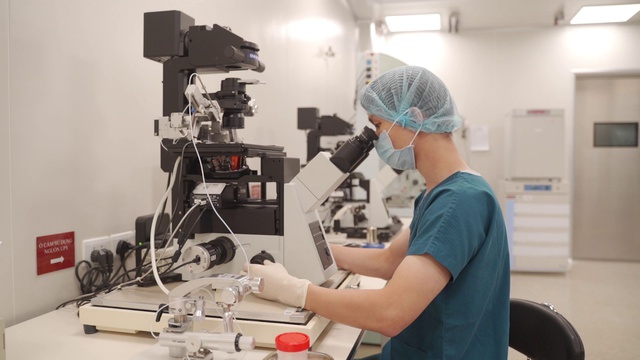 Người đàn ông bị “đóng băng cơ thể” dậy thì thành công ở tuổi 32 sau khi điều trị tại Vinmec- Ảnh 2.