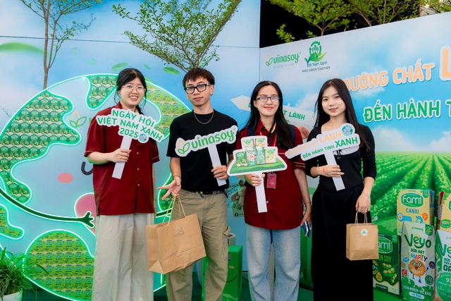 Vinasoy chung tay c&ugrave;ng cộng đồng kiến tạo Việt Nam xanh - Ảnh 1.