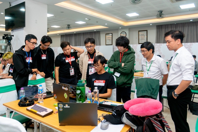 GDG MienTrung đánh dấu cột mốc 10 năm với Hackathon tìm kiếm giải pháp công nghệ vì Việt Nam thịnh vượng- Ảnh 1.