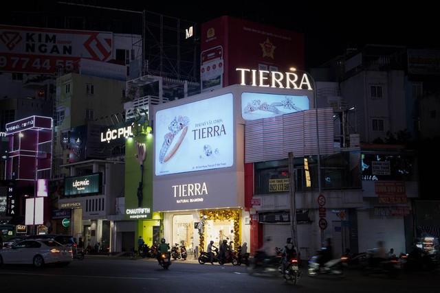 Tierra Diamond: Từ boutique cao cấp đến chuỗi cửa hàng chiến lược ở hai trung tâm- Ảnh 4.