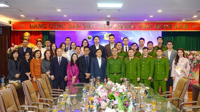 LynkiD ký kết hợp tác cùng Trung tâm RAR thí điểm các giải pháp định danh điện tử phục vụ tiện ích, nhu cầu hàng ngày của khách hàng- Ảnh 1.