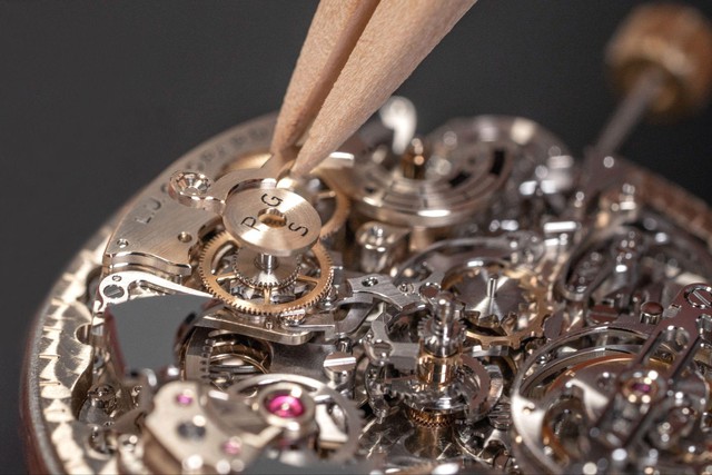 Chopard L.U.C Grand Strike: Tiếng chuông ngân mừng mốc son kỹ thuật mới- Ảnh 5.