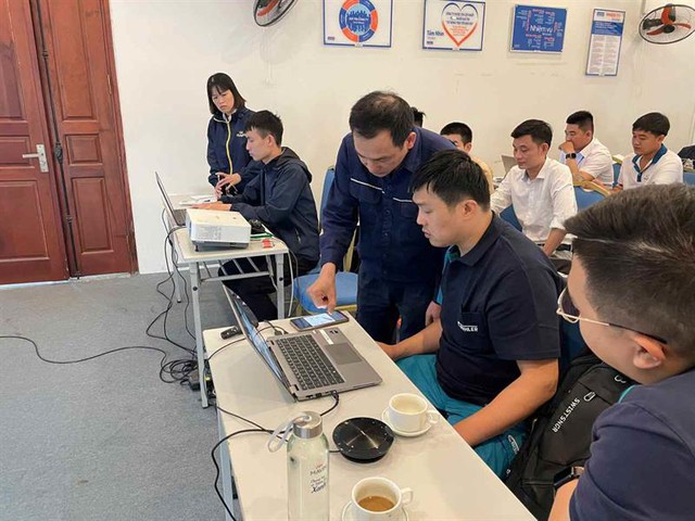 Thị trường lao động Việt Nam 2025: Tái cấu trúc kỹ năng trong kỷ nguyên số- Ảnh 1.