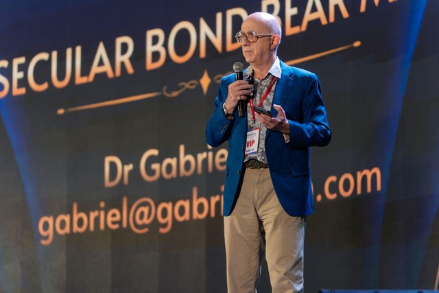 HIMA 2025: Lãi suất cao kéo dài sẽ định hình cuộc chơi M&A y tế ra sao?- Ảnh 1.