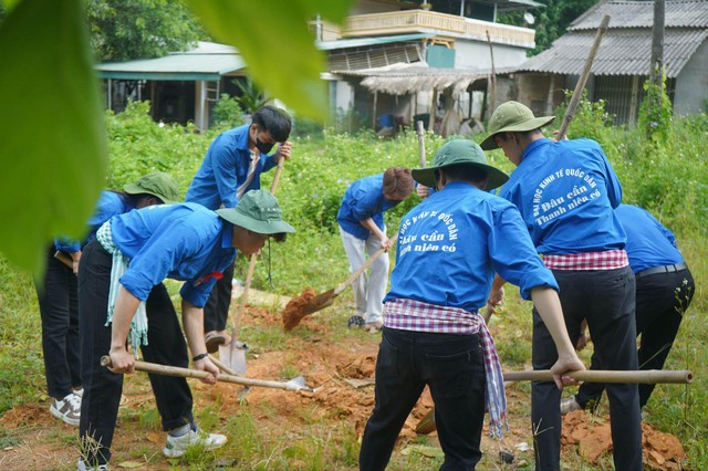 Hơi ấm Borome lan tỏa cùng bước chân tình nguyện của sinh viên Trường NEU- Ảnh 2.