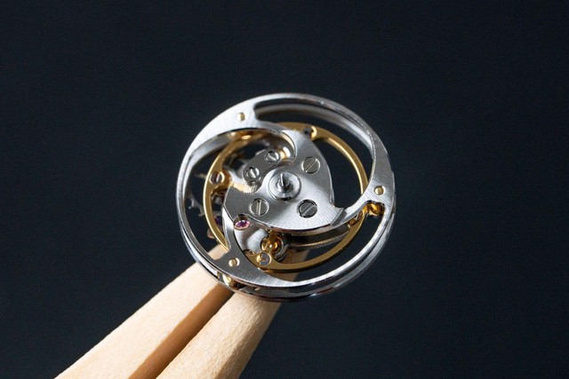 Chopard L.U.C Grand Strike: Tiếng chuông ngân mừng mốc son kỹ thuật mới- Ảnh 4.