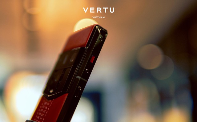 Vì sao Vertu vẫn giữ phím Ruby trong kỷ nguyên AI?- Ảnh 1.