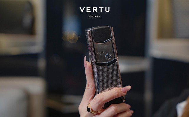 Vì sao Vertu vẫn giữ phím Ruby trong kỷ nguyên AI?- Ảnh 2.