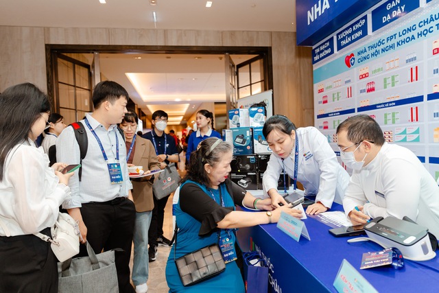 Long Châu và OMRON giới thiệu công nghệ tầm soát huyết áp hàng đầu Nhật Bản - Ảnh 1.