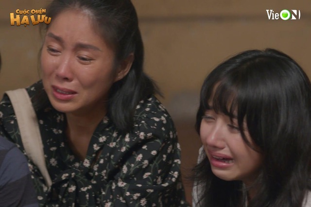 “Cuộc Chiến Hạ Lưu” kết thúc với nửa tỷ lượt xem: Thái Hòa và Lê Phương khóc suýt ngất- Ảnh 2.