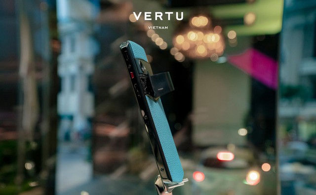 Vì sao Vertu vẫn giữ phím Ruby trong kỷ nguyên AI?- Ảnh 3.