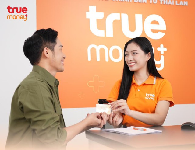 TrueMoney+ trao xe máy điện VF Evo cho khách hàng trúng thưởng “Hè Sảng Khoái, Quà Cực Khủng”- Ảnh 3.