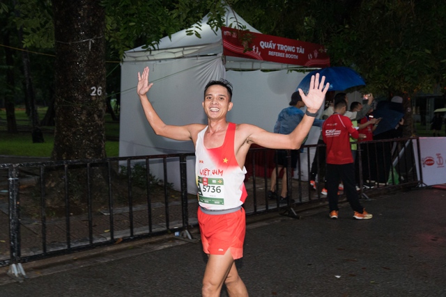 Hàng nghìn người xuống đường vì tình yêu phở Việt- Ảnh 1.