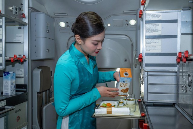 TH đồng hành mang tới trải nghiệm ẩm thực mới trên các chuyến bay Vietnam Airlines- Ảnh 1.