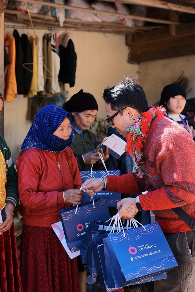 Ống đồng To&agrave;n Ph&aacute;t Chung tay v&igrave; m&ugrave;a đ&ocirc;ng ấm thắp lửa y&ecirc;u thương tại Tuy&ecirc;n Quang - Ảnh 1.