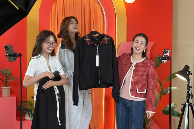 Làn sóng chuyển dịch chiến lược ra mắt sản phẩm lên sàn TMĐT - Ảnh 3.