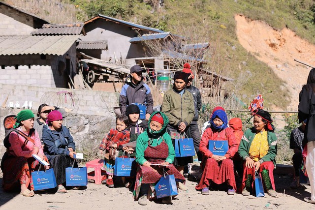 Ống đồng To&agrave;n Ph&aacute;t Chung tay v&igrave; m&ugrave;a đ&ocirc;ng ấm thắp lửa y&ecirc;u thương tại Tuy&ecirc;n Quang - Ảnh 4.