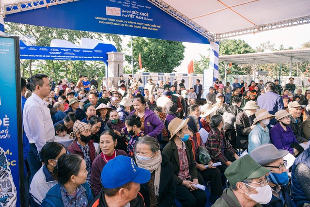 Gần kh&aacute;ch h&agrave;ng để phục vụ tốt hơn: Long Ch&acirc;u g&oacute;p phần đồng h&agrave;nh chăm s&oacute;c sức khỏe hơn 33 triệu người - Ảnh 4.