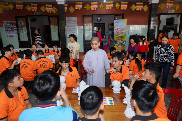 Những giọng hát đặc biệt tại Trung tâm Bảo trợ chùa Long Thọ- Ảnh 2.