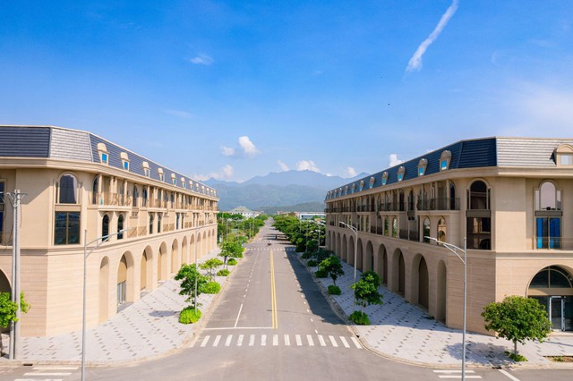 SDN & Regal Group hoàn tất sổ đỏ bàn giao khách hàng dự án Dragon City Park- Ảnh 1.