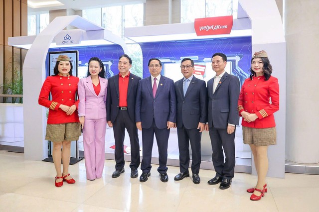 Vietjet nhận Bằng khen của Thủ tướng Ch&iacute;nh phủ với th&agrave;nh t&iacute;ch triển khai ứng dụng sinh trắc học trong l&agrave;m thủ tục bay to&agrave;n tr&igrave;nh - Ảnh 1.