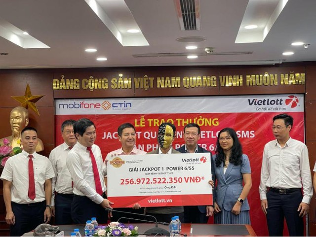 Sau 5 năm kênh bán vé qua điện thoại của Vietlott có gần 4 triệu tài khoản- Ảnh 1.