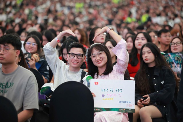 Giây phút bùng nổ khi Faker chào fan bằng tiếng Việt - Ảnh 6.