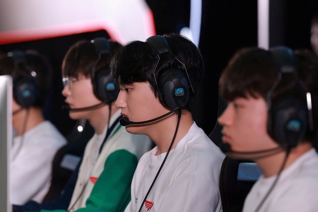 Giây phút bùng nổ khi Faker chào fan bằng tiếng Việt - Ảnh 8.