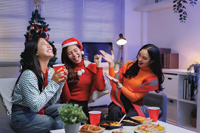 Tận hưởng không khí Giáng sinh thêm trọn vẹn với loạt ưu đãi từ ShopeeFood - Ảnh 3.