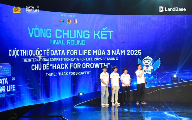 Data For Life 2025: LandBase ghi dấu ấn với giải pháp dữ liệu bất động sản ứng dụng AI - Ảnh 1.