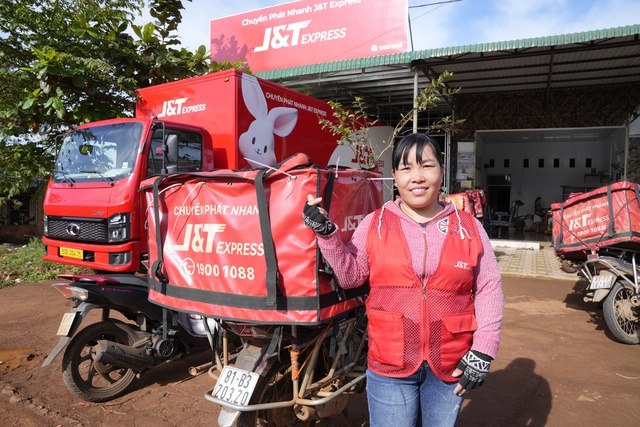 J&T Express nỗ lực kết nối bu&ocirc;n l&agrave;ng, mở lối ph&aacute;t triển nơi v&ugrave;ng bi&ecirc;n viễn Chư Pr&ocirc;ng - Ảnh 2.